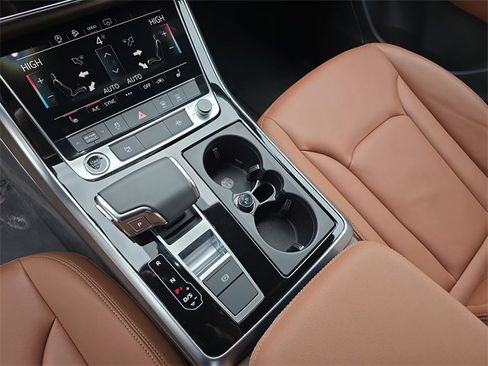 Used 2025 Audi Q7 3.0T Premium w/ Convenience Package image 29