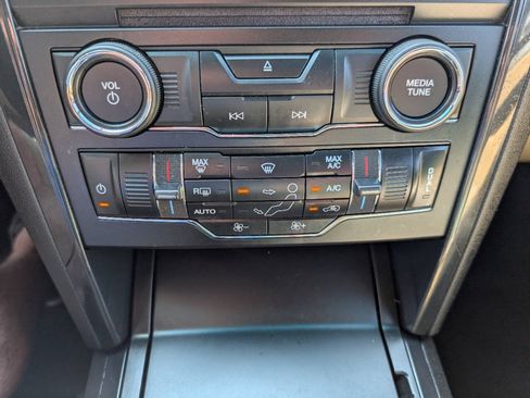 Used 2016 Ford Explorer XLT w/ Equipment Group 201A AWD/4WD image 18