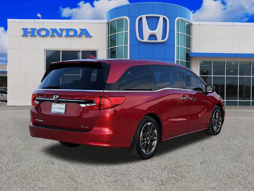 Used 2023 Honda Odyssey Elite image 3