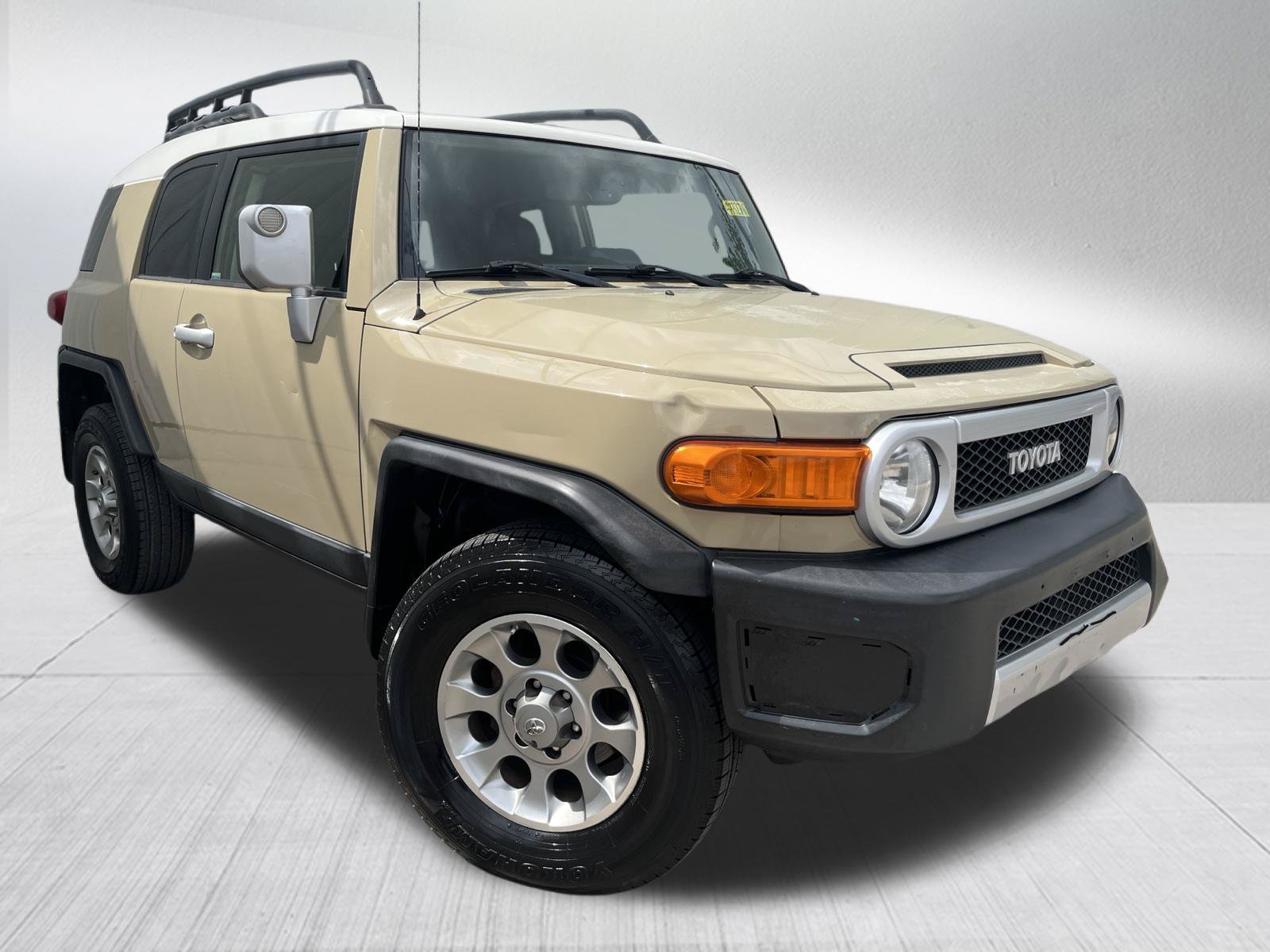 Used 2013 Toyota FJ Cruiser 4WD w/ Upgrade Pkg image 3