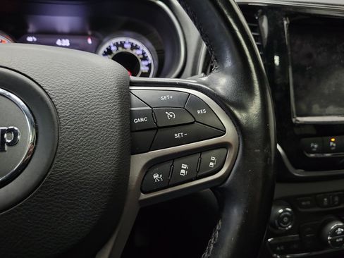 Used 2020 Jeep Cherokee High Altitude image 27