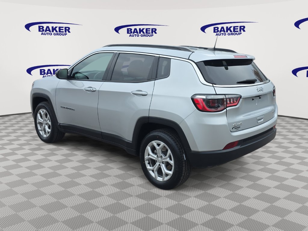 Used 2024 Jeep Compass Latitude AWD/4WD image 6