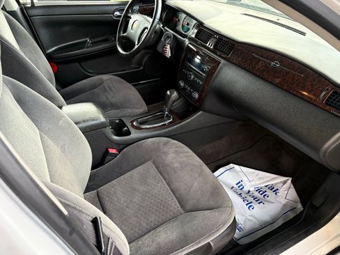Used 2014 Chevrolet Impala LT w/ LT Sunroof Package image 25