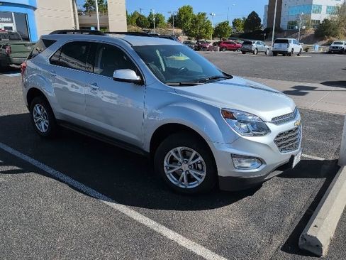 Used 2017 Chevrolet Equinox LT w/ Convenience Package image 1