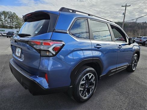 Certified 2025 Subaru Forester w/ Convenience Package #2 image 7