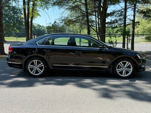 Used 2015 Volkswagen Passat 1.8T SE FWD image 4
