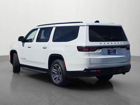 Used 2024 Jeep Wagoneer L Series II image 4