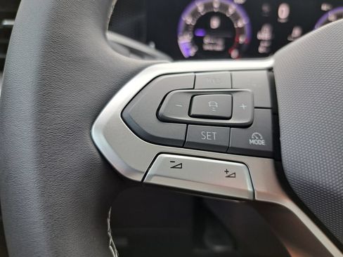 New 2026 Volkswagen Tiguan SE FWD image 14