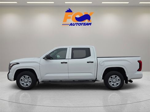 New 2026 Toyota Tundra SR image 2