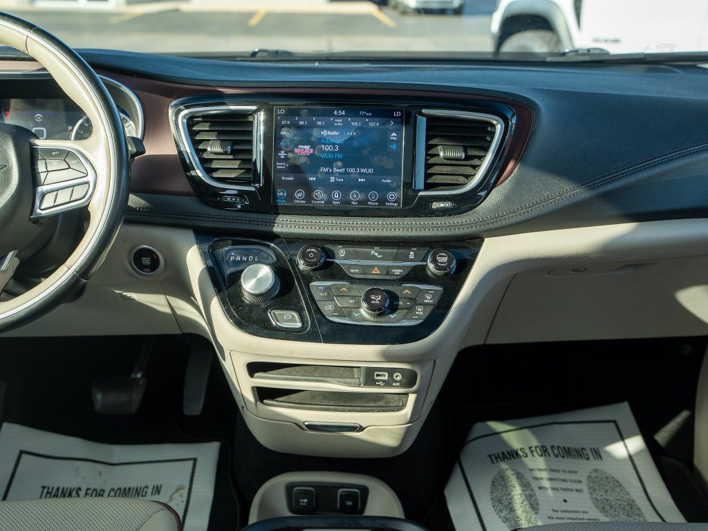 Used 2020 Chrysler Pacifica Limited FWD image 18