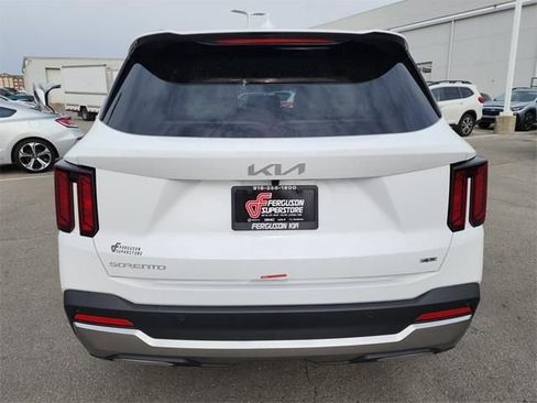 New 2026 Kia Sorento S image 4