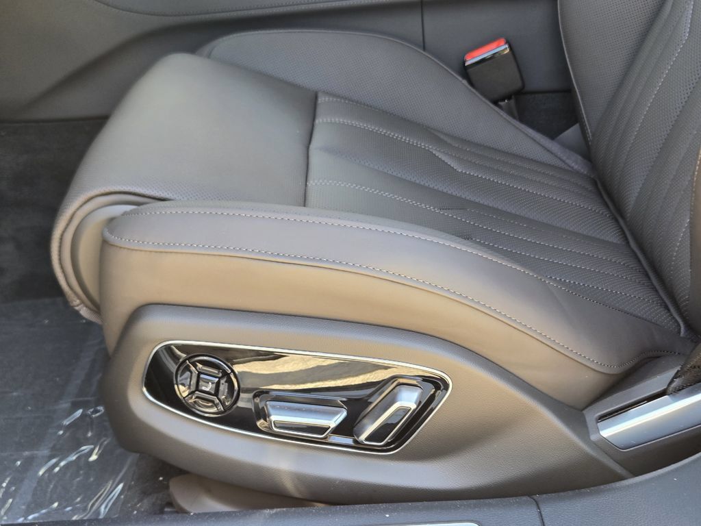 New 2026 Audi A8 L 3.0T AWD/4WD image 31
