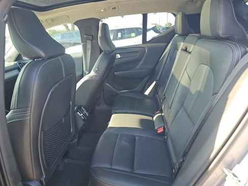 Used 2026 Volvo XC40 B5 Plus AWD/4WD image 4
