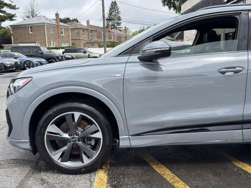 Used 2024 Audi Q4 e-tron Premium w/ Convenience Package AWD/4WD image 2