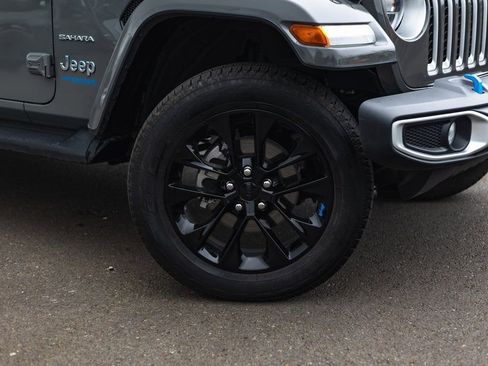 Used 2022 Jeep Wrangler Unlimited Sahara w/ Cold Weather Group image 4