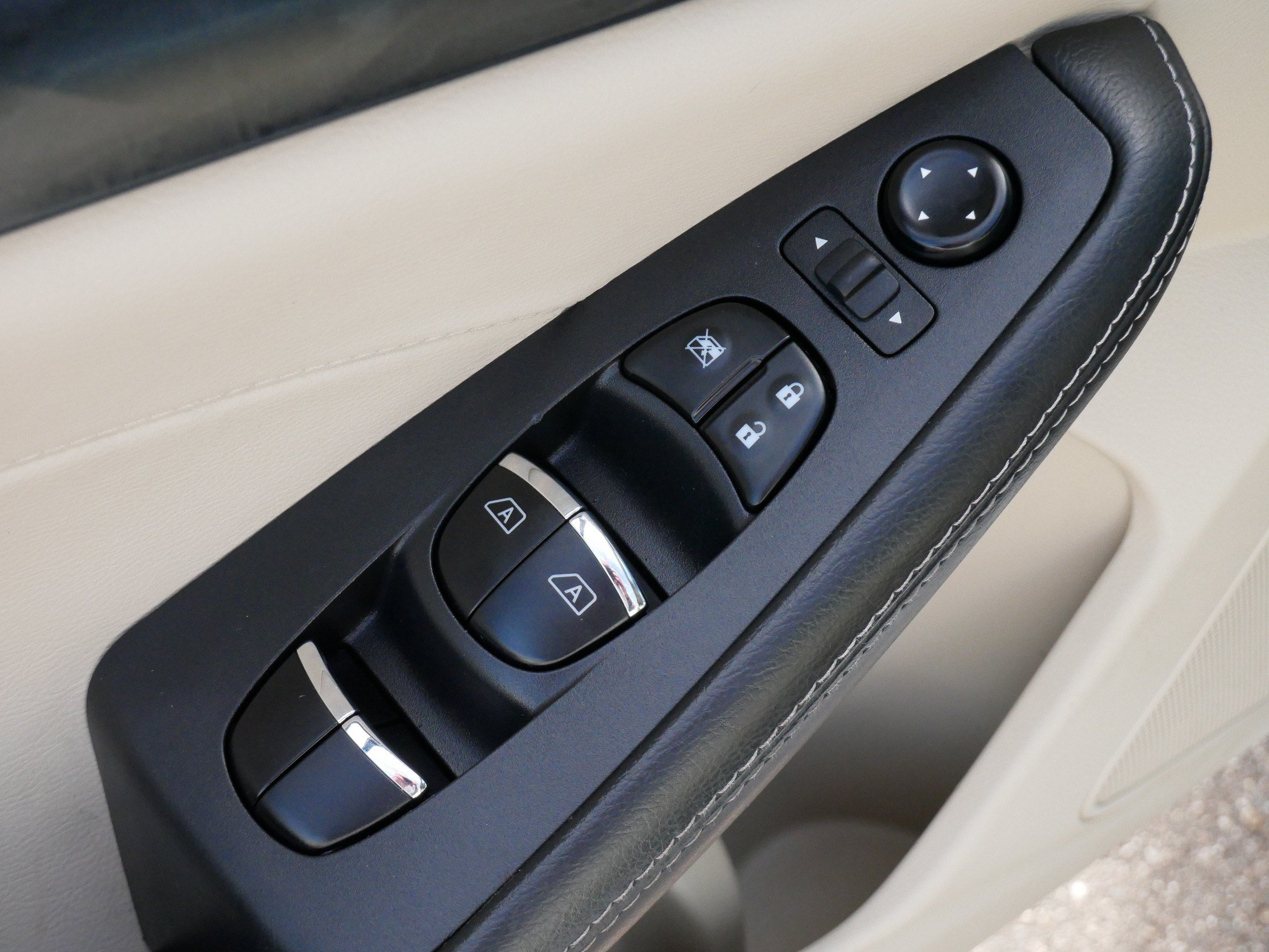 Used 2022 Nissan Maxima Platinum w/ Sport Mat Group FWD image 19