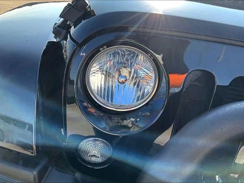 Used 2015 Jeep Wrangler Unlimited Sahara w/ Max Tow Package image 28