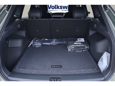 New 2026 Volkswagen Tiguan SE R-Line FWD image 16