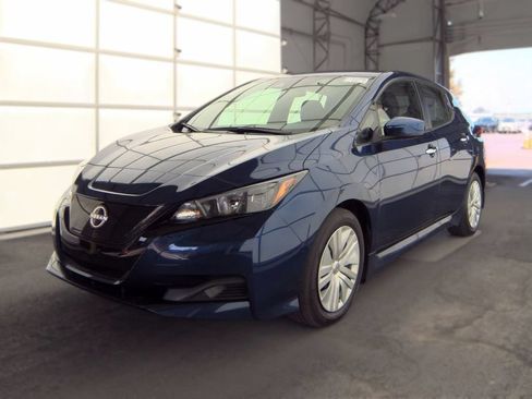 Used 2025 Nissan Leaf S FWD image 1