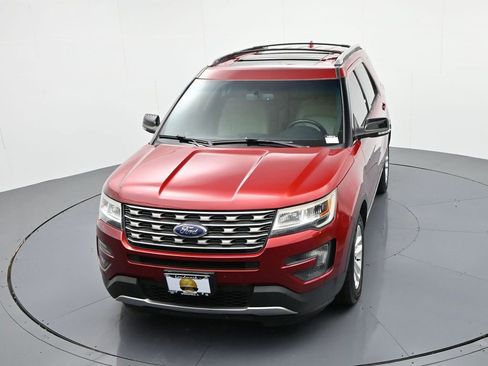Used 2016 Ford Explorer XLT w/ Equipment Group 202A image 17