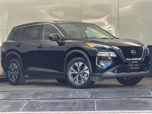 Used 2023 Nissan Rogue SV FWD image 1
