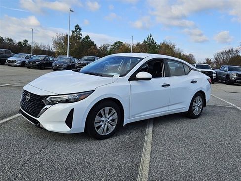 Used 2025 Nissan Sentra S image 3