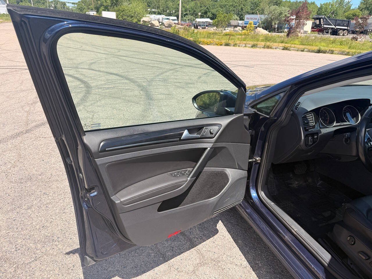 Used 2015 Volkswagen Golf SEL FWD image 29