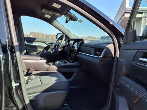 Used 2025 GMC Terrain Elevation w/ Technology Package II image 27