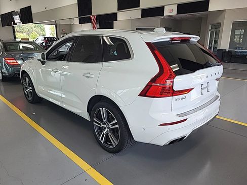 Used 2019 Volvo XC60 T5 Momentum w/ Premium Package FWD image 5
