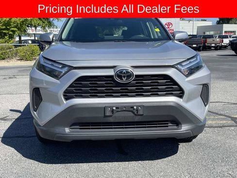 Used 2025 Toyota RAV4 XLE AWD/4WD image 8