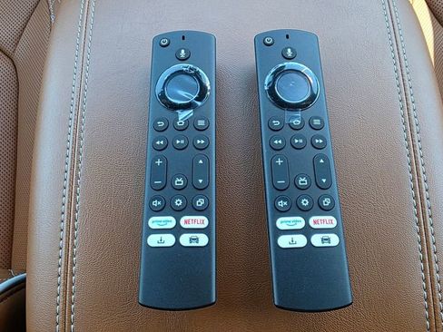 New 2026 Chrysler Pacifica Pinnacle image 29