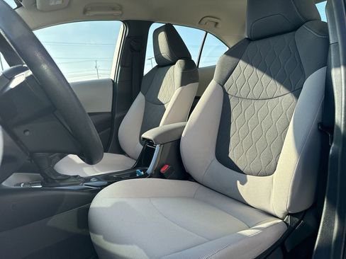 Used 2021 Toyota Corolla LE image 7