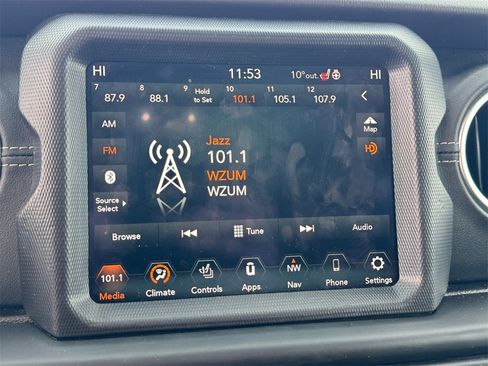 Used 2023 Jeep Wrangler Unlimited Sahara w/ Cold Weather Group image 17