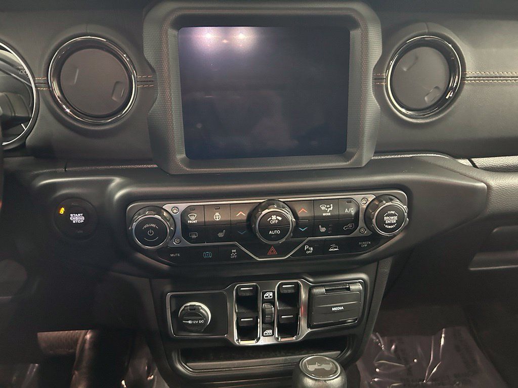 Used 2021 Jeep Wrangler Unlimited Sahara AWD/4WD image 18