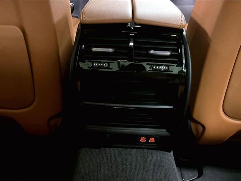 Certified 2023 BMW 530i w/ Premium Package image 33