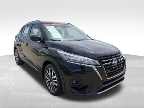 Used 2023 Nissan Kicks SR w/ SR Premium Package FWD image 5