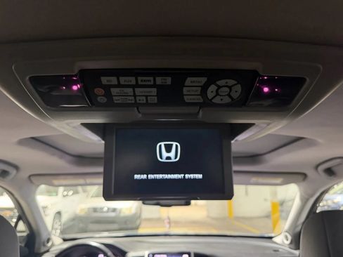 Used 2017 Honda Pilot Touring image 13