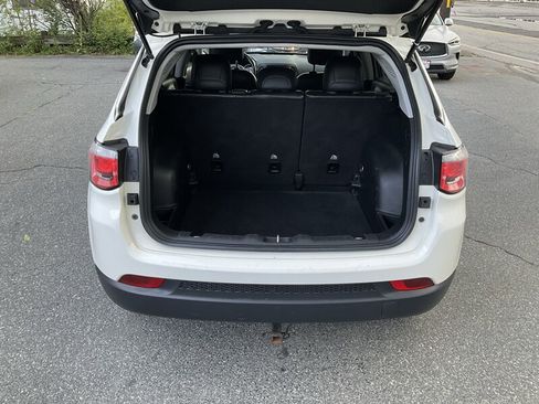 Used 2018 Jeep Compass Latitude AWD/4WD image 12
