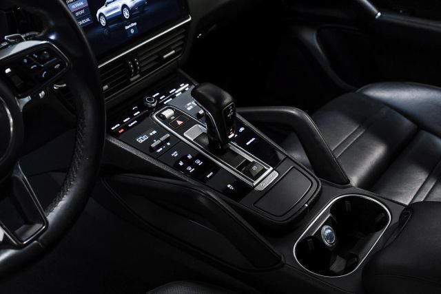 Used 2019 Porsche Cayenne AWD/4WD image 25