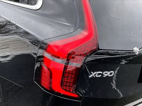Certified 2026 Volvo XC90 B6 Plus w/ Protection Package Premier image 23
