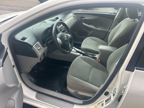 Used 2012 Toyota Corolla LE image 3