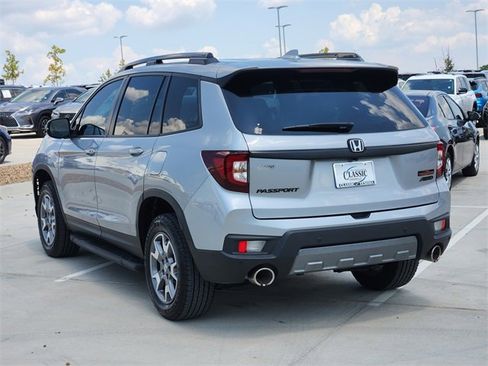 Used 2023 Honda Passport TrailSport image 8