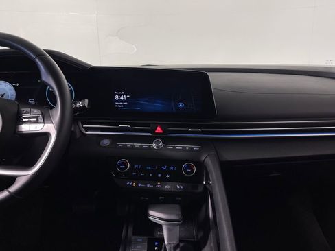 Certified 2023 Hyundai Elantra Limited image 15