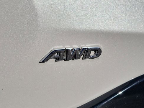 Used 2024 Toyota RAV4 SE image 29