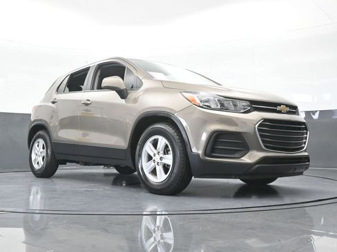 Used 2021 Chevrolet Trax LS w/ Tint and Cruise Package FWD image 60