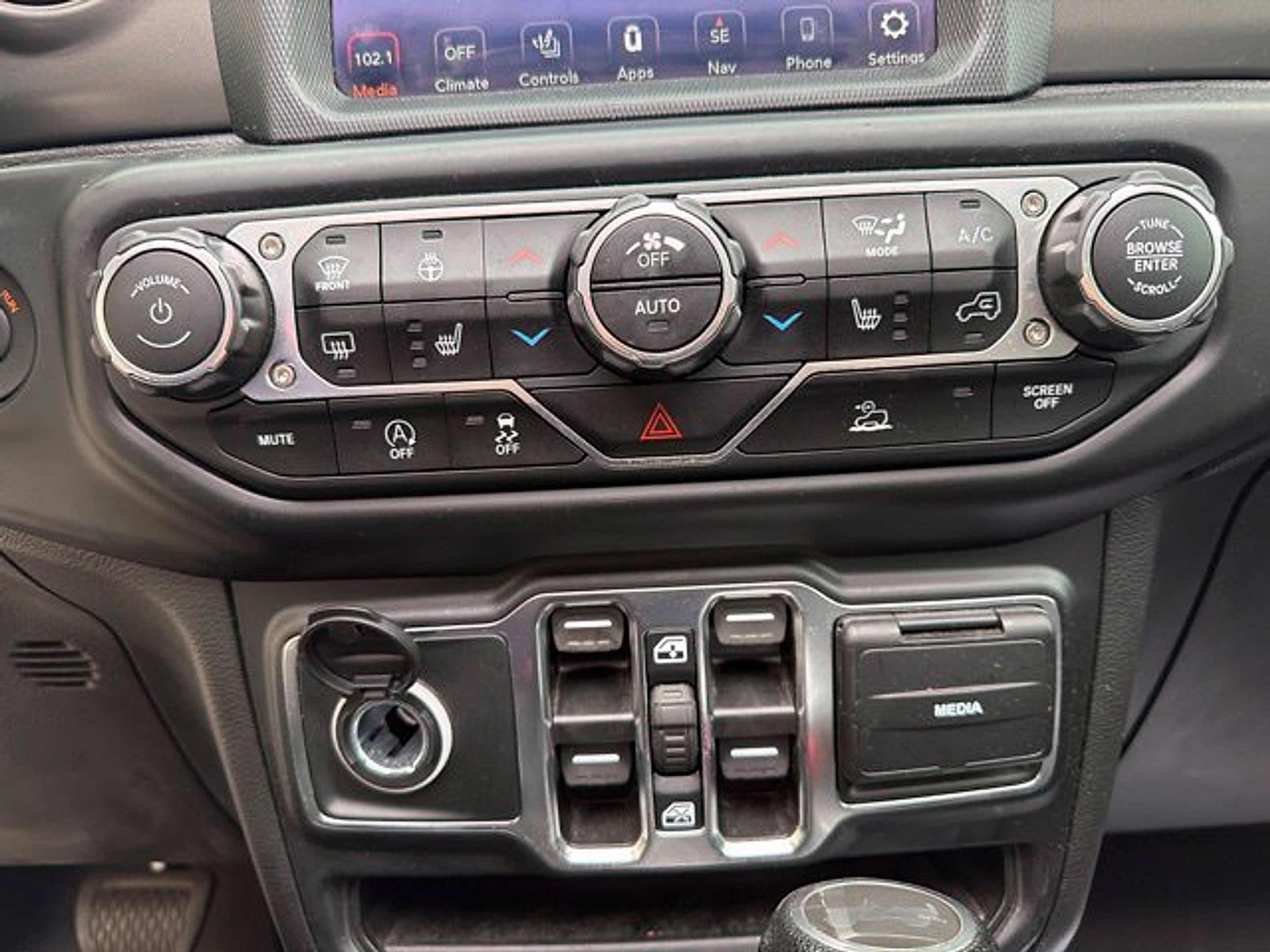 Used 2022 Jeep Wrangler Unlimited Sport w/ Sun And Sound Package AWD/4WD image 20