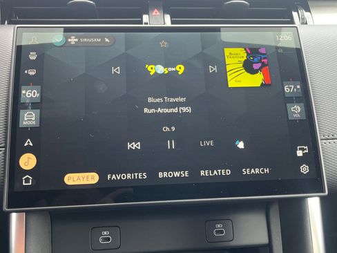 New 2025 Land Rover Discovery Sport Dynamic SE image 26