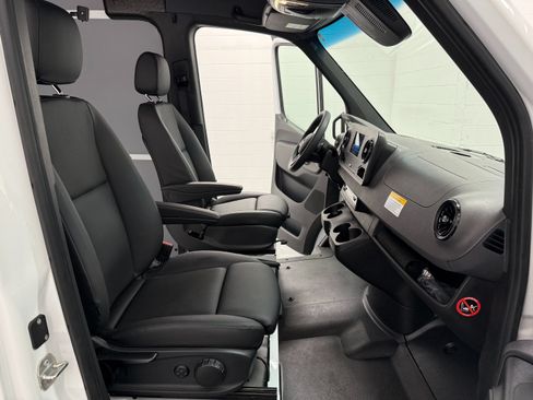 Used 2024 Mercedes-Benz Sprinter 3500 image 13