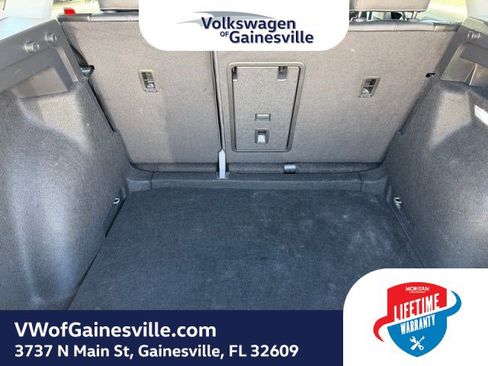 Certified 2024 Volkswagen Taos SE image 7