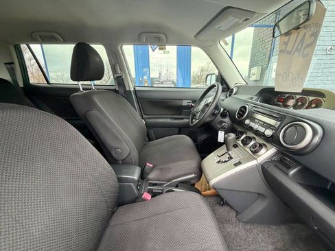 Used 2009 Scion xB FWD image 39